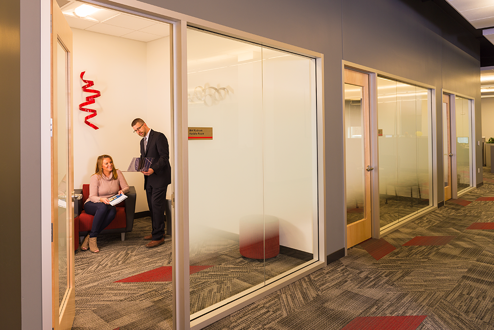 Cedar-Falls_Huddle-Room_01